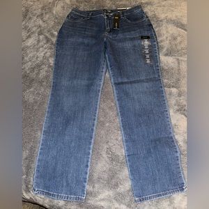 NWT Lee Straight Leg Jeans Size 12 Short